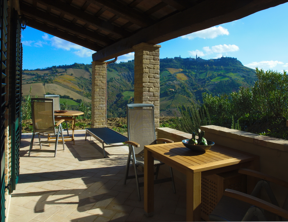 _MIO2012redred1_Bildgre ndern